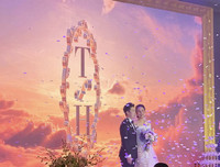 Những khoảnh khắc khó quên trong đám cưới của ca sĩ Lê Hiếu