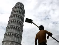 Điểm mặt những công trình nổi tiếng thế giới bị 