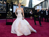 [ẢNH] Những bộ trang phục thảm đỏ Oscar ấn tượng nhất mọi thời đại