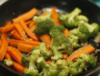 [ẢNH] Những kiểu ăn rau tưởng ngon bổ nhưng lại độc hại vô cùng