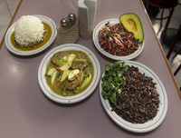 [ẢNH] Độc đáo những món ăn chế biến từ trứng côn trùng