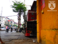 [Ảnh] Những khoảnh khắc bình dị nơi ‘xóm đường tàu’ khi bình minh lên