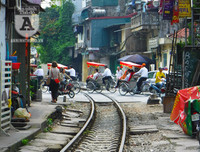 [Ảnh] Những khoảnh khắc bình dị nơi ‘xóm đường tàu’ khi bình minh lên