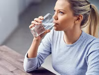 [ẢNH] Việc uống đủ nước mỗi ngày có ích cho cơ thể như thế nào?