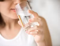 [ẢNH] Việc uống đủ nước mỗi ngày có ích cho cơ thể như thế nào?