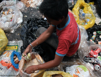 Pagpag - món thịt thừa từ bãi rác ám ảnh cuộc sống dân nghèo Philippines