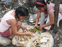 Pagpag - món thịt thừa từ bãi rác ám ảnh cuộc sống dân nghèo Philippines