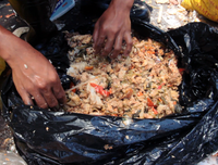 Pagpag - món thịt thừa từ bãi rác ám ảnh cuộc sống dân nghèo Philippines