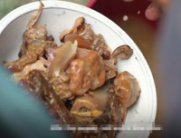 Pagpag - món thịt thừa từ bãi rác ám ảnh cuộc sống dân nghèo Philippines