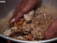 Pagpag - món thịt thừa từ bãi rác ám ảnh cuộc sống dân nghèo Philippines