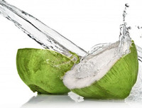 [ẢNH] Những công dụng bất ngờ của nước dừa đối với sức khỏe