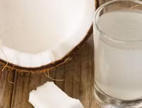 [ẢNH] Những công dụng bất ngờ của nước dừa đối với sức khỏe