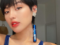 [ẢNH] Thử thách đặt son lên xương quai xanh khiến mỹ nhân Việt 