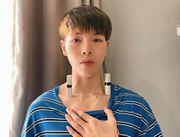 [ẢNH] Thử thách đặt son lên xương quai xanh khiến mỹ nhân Việt 