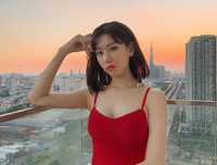 [ẢNH] Thử thách đặt son lên xương quai xanh khiến mỹ nhân Việt 