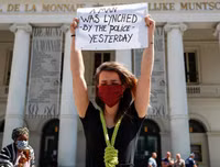 [ẢNH] Biểu tình phản đối phân biệt sắc tộc lan rộng ra nhiều quốc gia trên thế giới