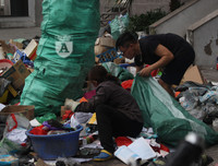 [ẢNH] Tổng vệ sinh các ký túc xá Sinh viên được trưng dụng làm khu cách ly tại Mỹ Đình II