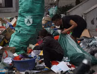 [ẢNH] Tổng vệ sinh các ký túc xá Sinh viên được trưng dụng làm khu cách ly tại Mỹ Đình II