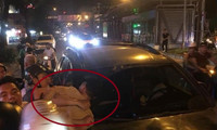 [ẢNH] Hiện trường ba vụ tai nạn giao thông liên tiếp ở Hà Nội trong đêm 22-4