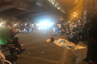 [ẢNH] Hiện trường ba vụ tai nạn giao thông liên tiếp ở Hà Nội trong đêm 22-4