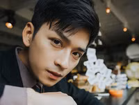 [ẢNH] Sự thay đổi phong cách ngoạn mục của dàn diễn viên phim 