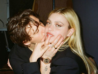 [ẢNH] Ngắm nhan sắc 2 bóng hồng bên cạnh 2 quý tử nhà Beckham