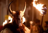 [ẢNH] Những khoảnh khắc ấn tượng trong lễ hội lửa Bonfire Night tại Anh