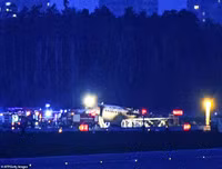 Hiện trường máy bay Superjet bốc cháy ở Moscow, ít nhất 41 người thiệt mạng