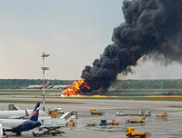 Hiện trường máy bay Superjet bốc cháy ở Moscow, ít nhất 41 người thiệt mạng