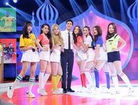 3 hot girl nóng bỏng xuất hiện vài giây ở 