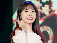 [ẢNH] Những hành động đẹp của nghệ sĩ Hàn Quốc trong đại dịch Covid-19