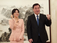 [ẢNH] Những hành động đẹp của nghệ sĩ Hàn Quốc trong đại dịch Covid-19