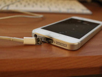 [ẢNH] Loạt thói quen tai hại khiến điện thoại di động nhanh xuống cấp