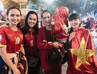 [ẢNH] Chân dung những bóng hồng xinh đẹp của các cầu thủ Việt Nam tham dự AFF Cup 2018