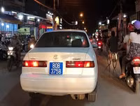 [ẢNH] Cần xử phạt nghiêm những trường hợp xe giả mạo ưu tiên