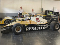 [ẢNH] Tay đua nữ Ả-Rập Saudi sau vô lăng của 