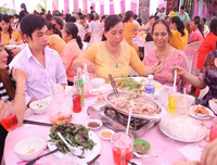 [Ảnh] Cận cảnh những đám cưới kỳ lạ 