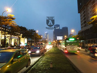 [ẢNH] Hà Nội mưa phùn, người dân di chuyển khó khăn trên hai tuyến đường dự kiến cấm xe máy