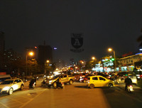 [ẢNH] Hà Nội mưa phùn, người dân di chuyển khó khăn trên hai tuyến đường dự kiến cấm xe máy