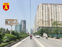 [ẢNH] Đường phố Hà Nội vắng hoe, người dân chống nắng kín mít vẫn ngại ra đường