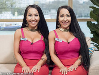 Cặp chị em song sinh chung bạn trai 8 năm tiếc nuối nhan sắc quá khứ vì thẩm mỹ quá đà