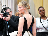 [ẢNH] Những bộ trang phục thảm đỏ Oscar ấn tượng nhất mọi thời đại