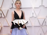 [ẢNH] Những bộ trang phục thảm đỏ Oscar ấn tượng nhất mọi thời đại