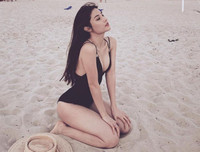 [ẢNH] Mỹ nhân Việt khoe đường cong với bikini trong ngày nắng nóng