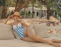 [ẢNH] Mỹ nhân Việt khoe đường cong với bikini trong ngày nắng nóng