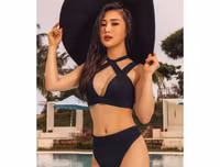 [ẢNH] Mỹ nhân Việt khoe đường cong với bikini trong ngày nắng nóng