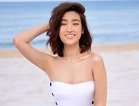 [ẢNH] Mỹ nhân Việt khoe đường cong với bikini trong ngày nắng nóng