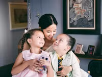 [ẢNH] Cuộc sống sau ly hôn của diva Hồng Nhung bên cặp song sinh 