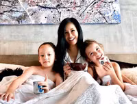 [ẢNH] Cuộc sống sau ly hôn của diva Hồng Nhung bên cặp song sinh 