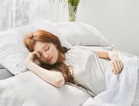 [ẢNH] Những thói quen xấu có thể gây hại cho mắt mà nhiều người mắc phải